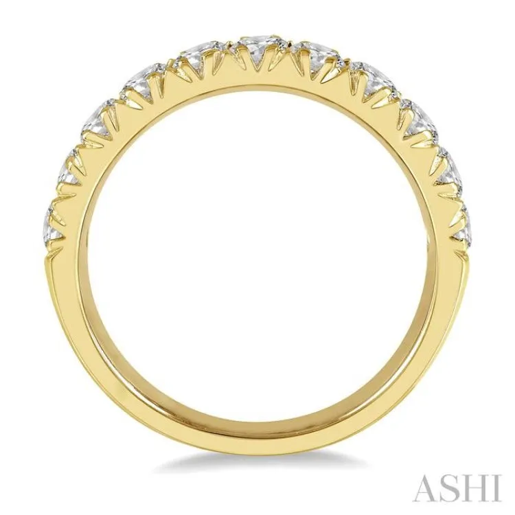 1 ctw 11 Stone Round Cut Diamond Wedding Band in 14K Yellow Gold