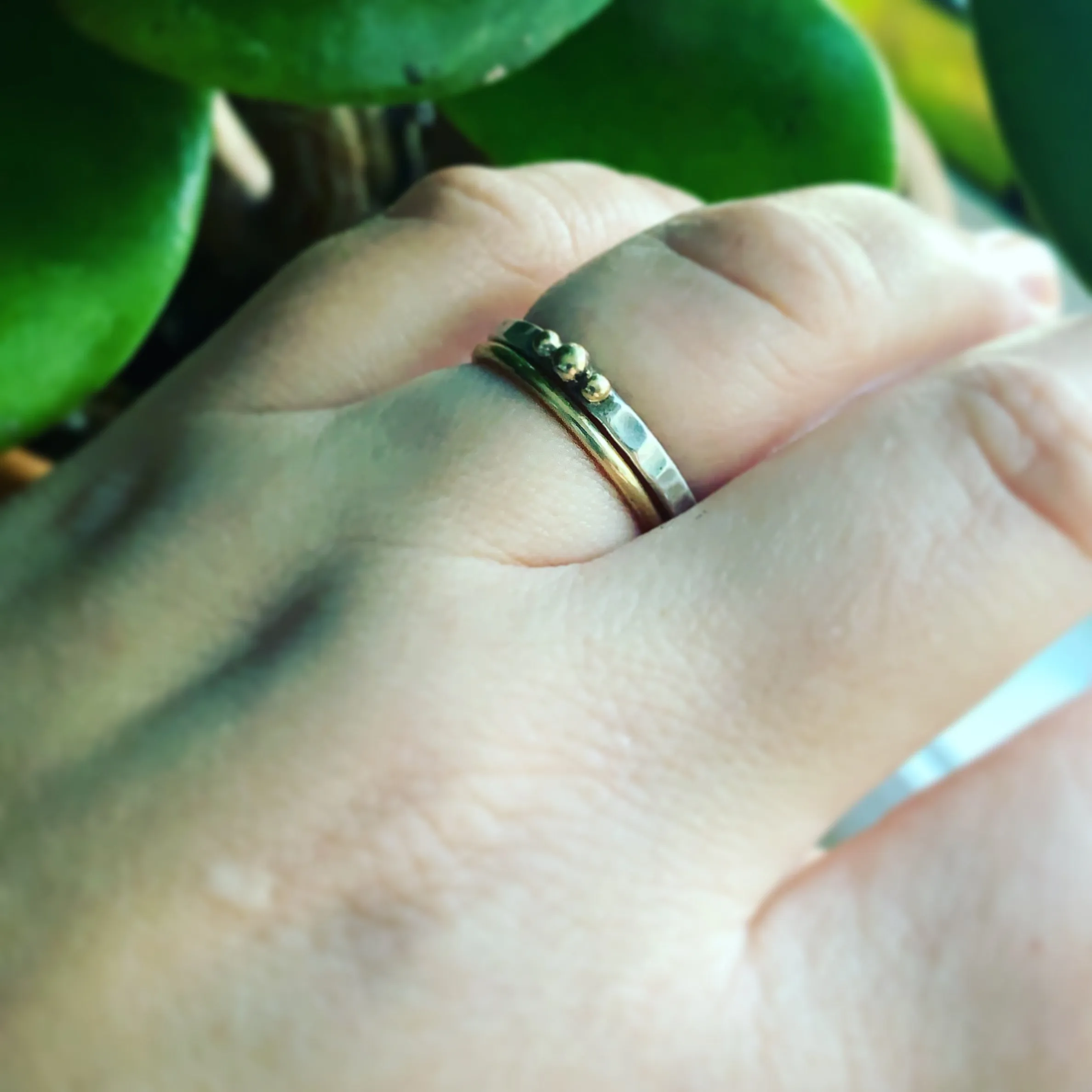 18K Gold Round Wire Ring