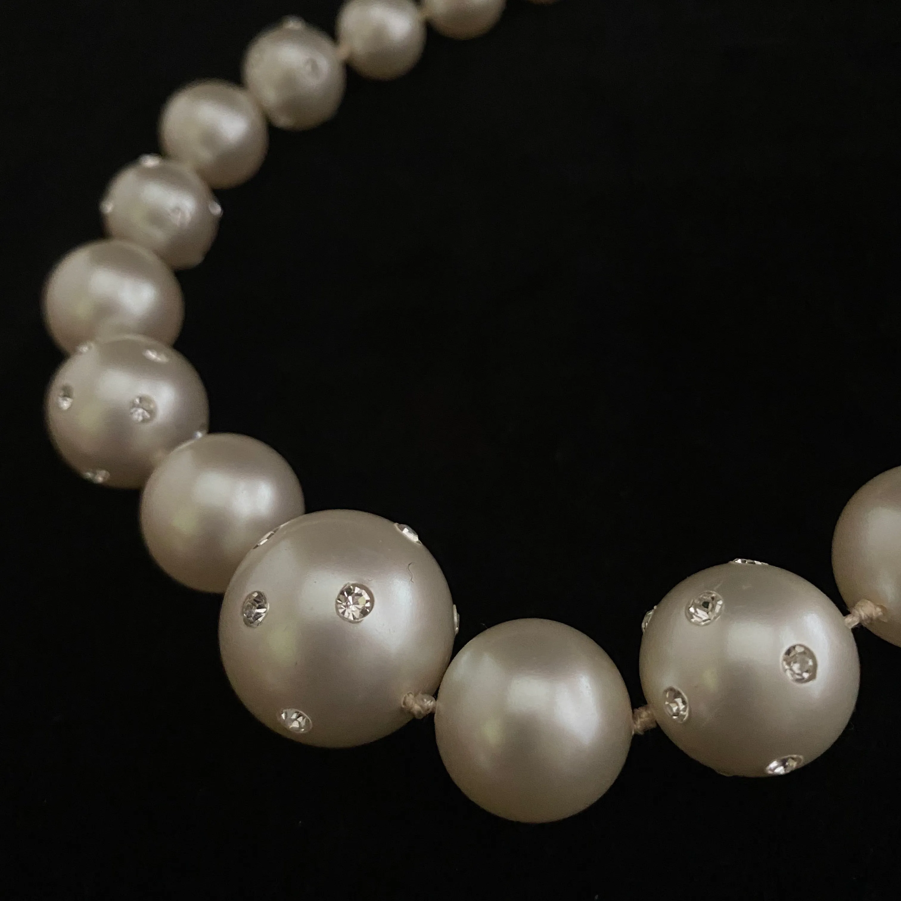 1960s Lustrous Faux Pearl Necklace