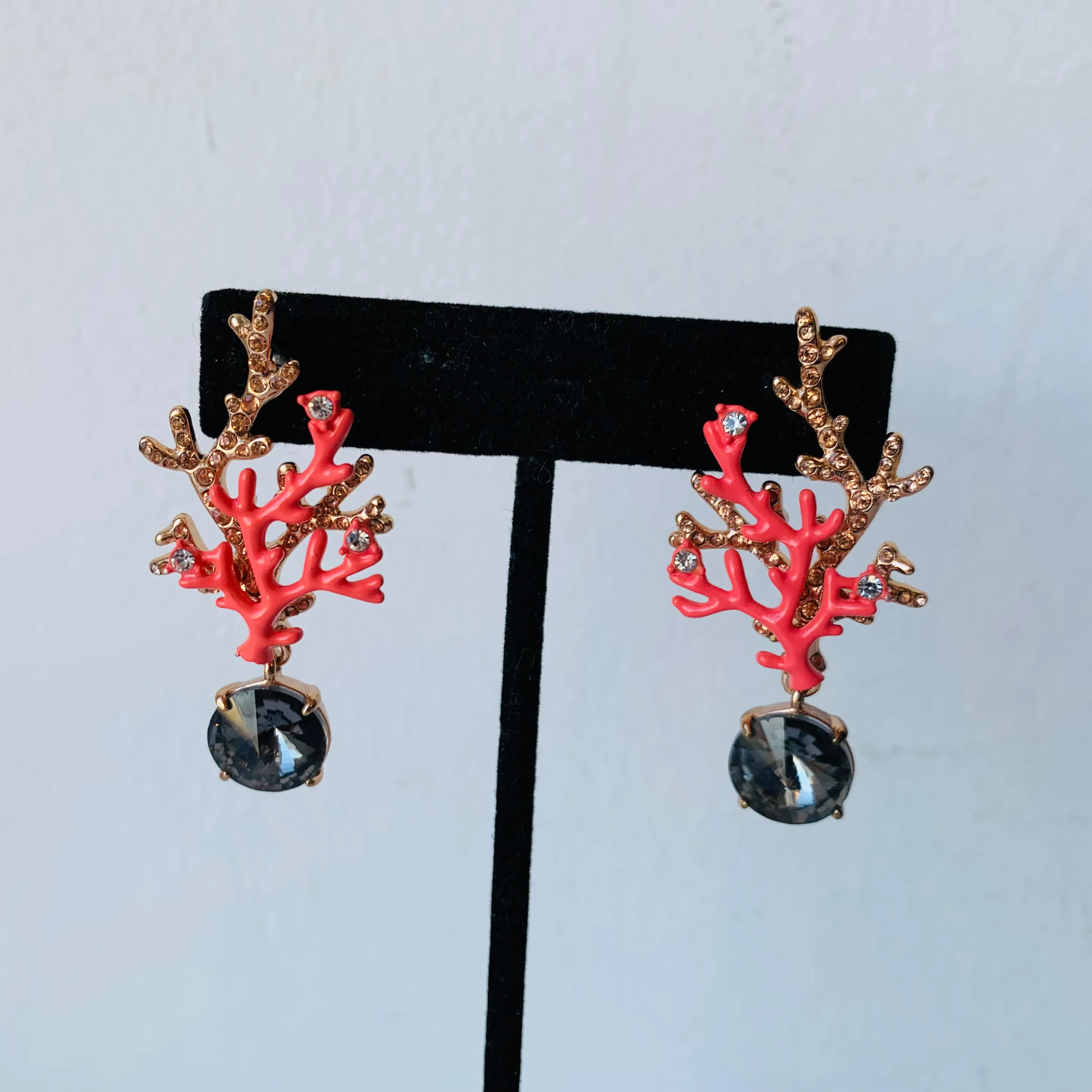 Banana Republic Coral And Rhinestone Pierced Earrings in Gold Tone