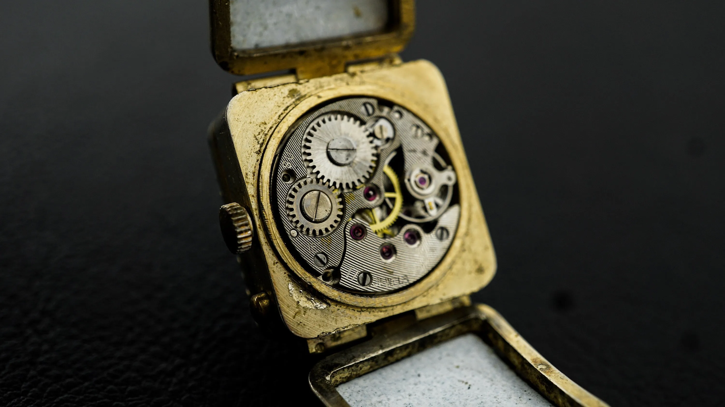 Chaika 1601.A Soviet vintage ladies wristwatch Enamel bracelet