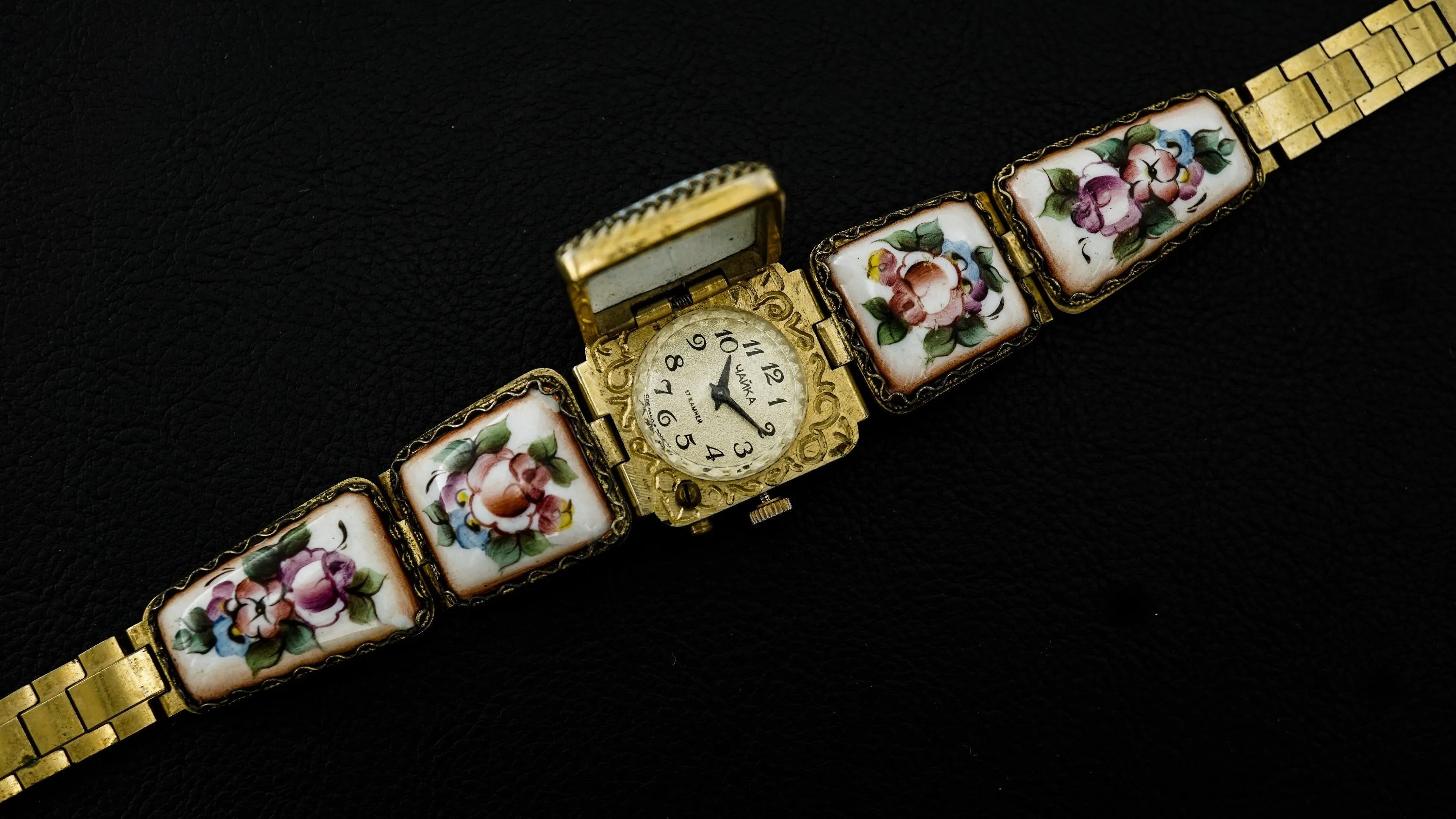 Chaika 1601.A Soviet vintage ladies wristwatch Enamel bracelet