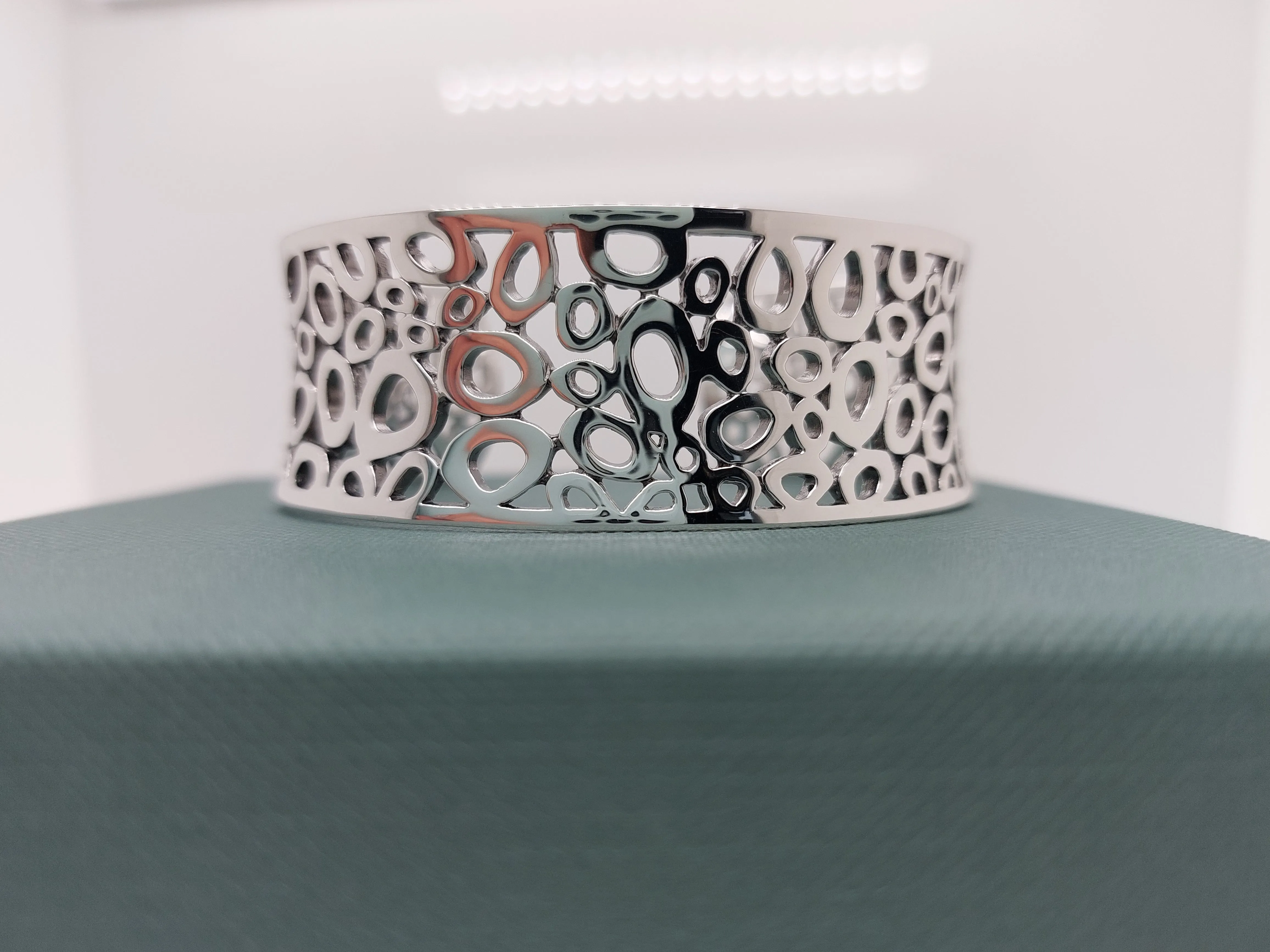 Circle Cut-Out Cuff