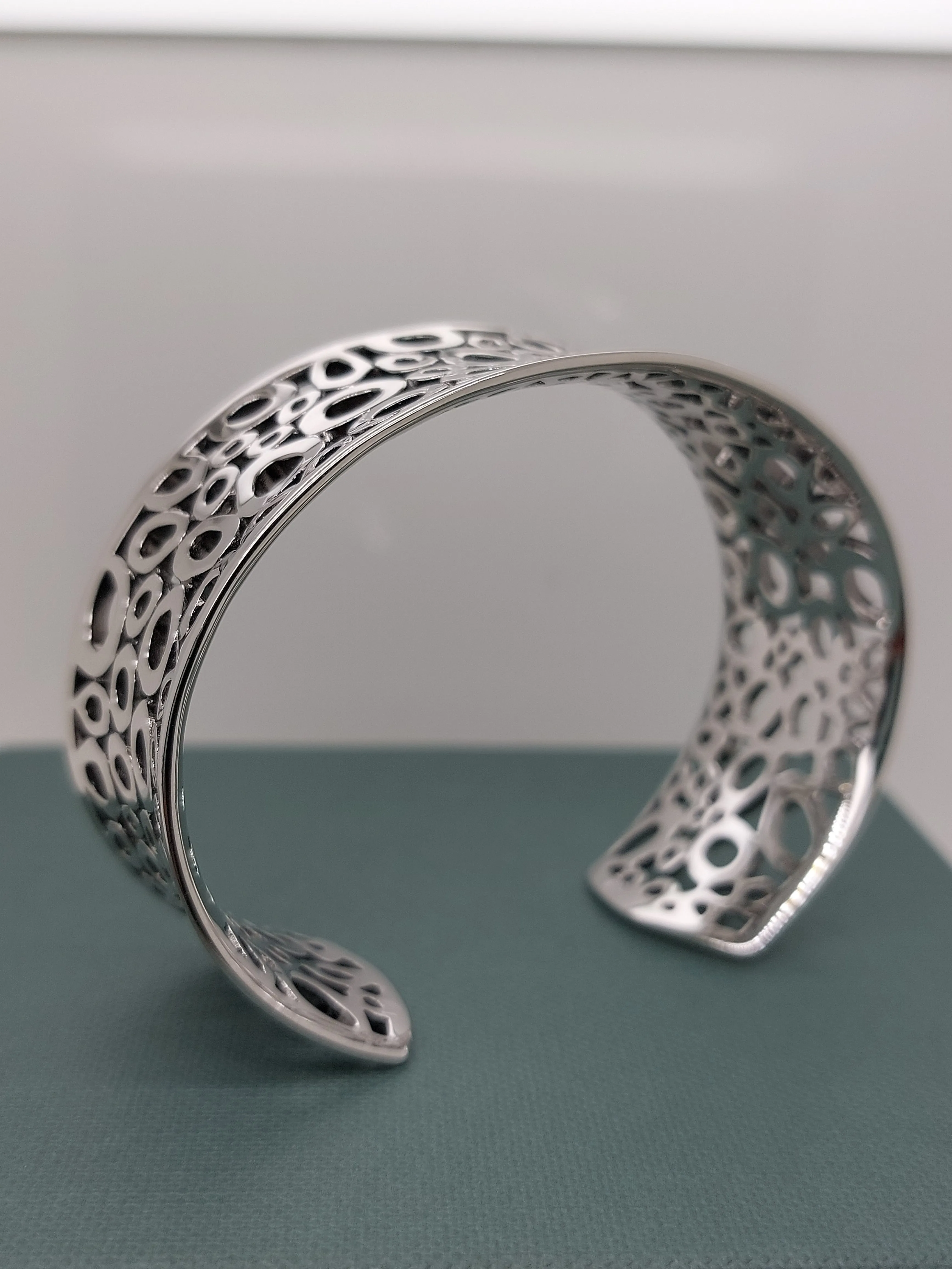 Circle Cut-Out Cuff