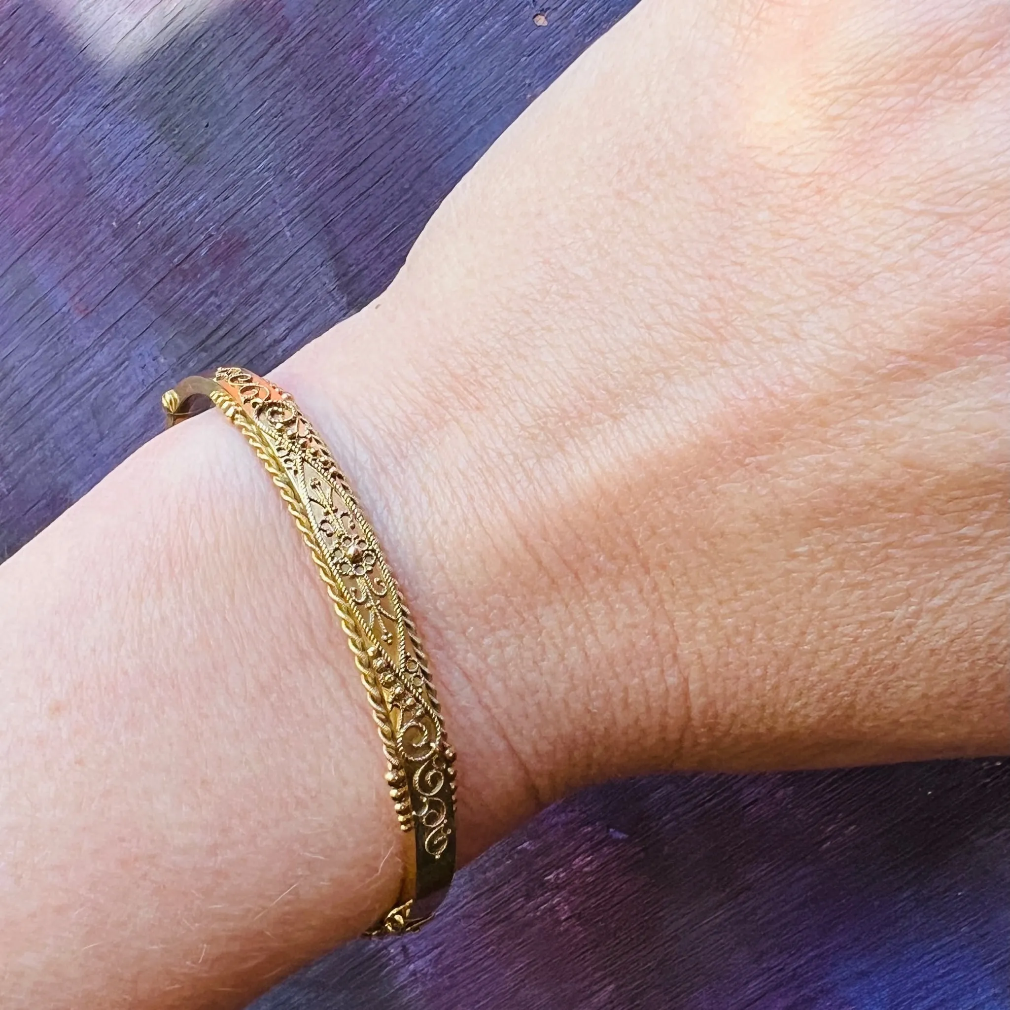 Exceptional Edwardian Etruscan Revival 15ct Gold Bangle