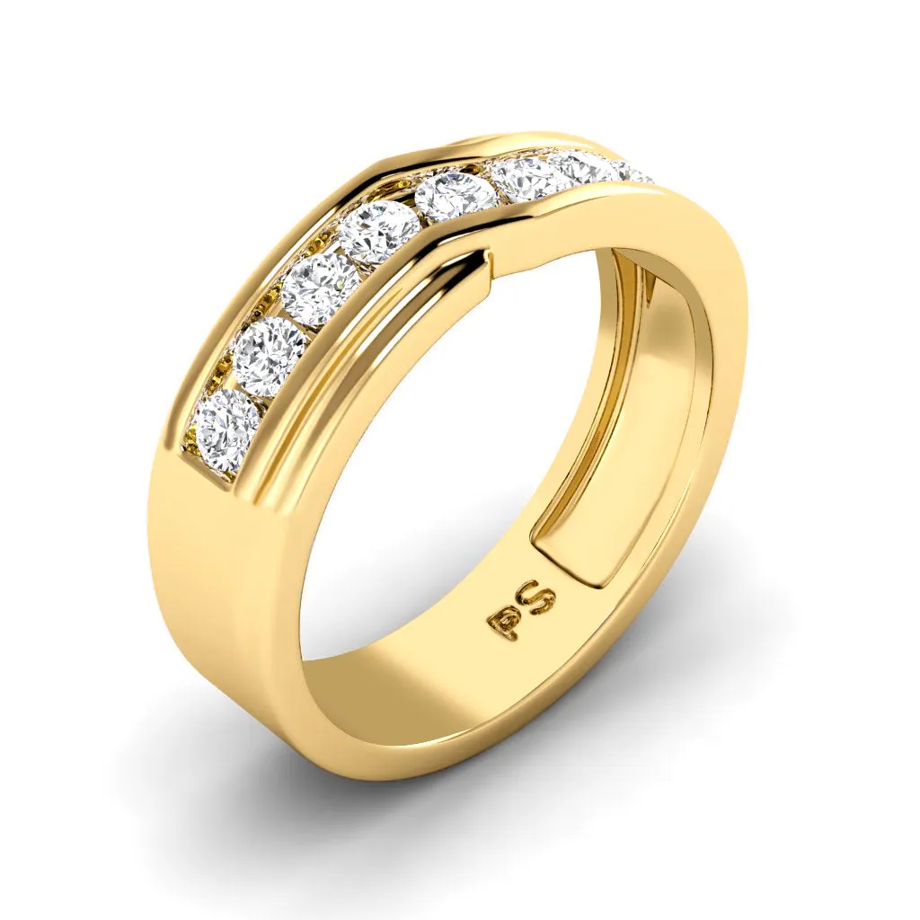 Exquisite 0.65 CT Round Cut Diamonds - Men's Wedding Ring in 14KT Yellow Gold