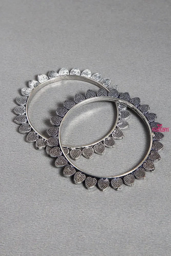 Flower Oxidised Bangle Set of 2