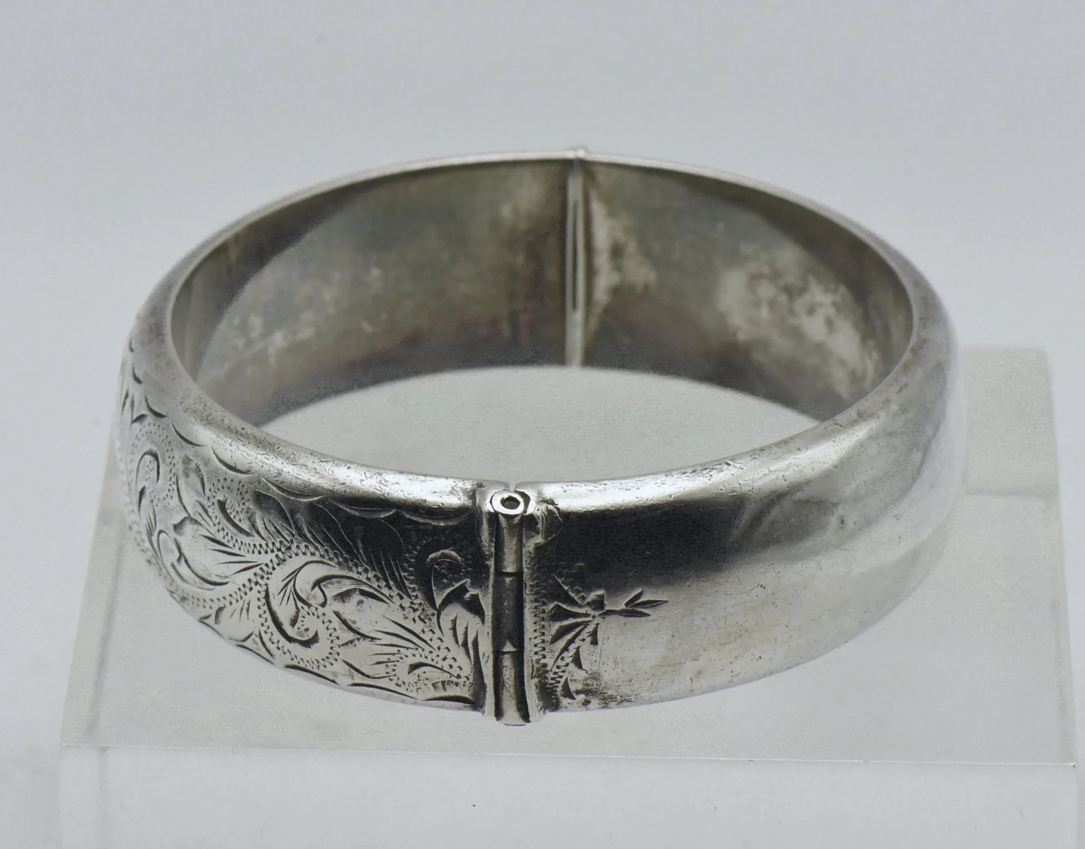 Harrod's - Vintage 1960s English Sterling Silver Wide Hinged Bangle