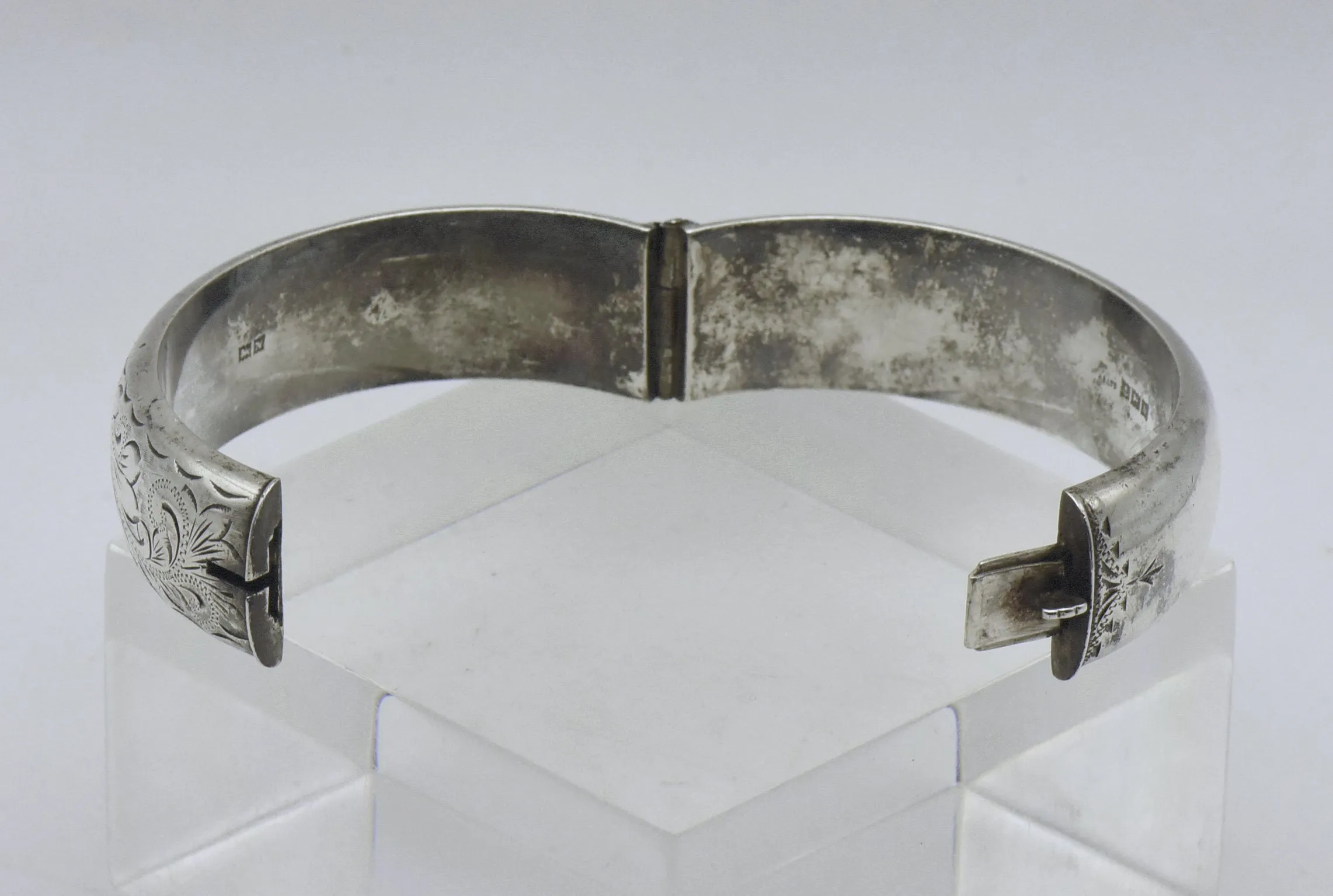 Harrod's - Vintage 1960s English Sterling Silver Wide Hinged Bangle