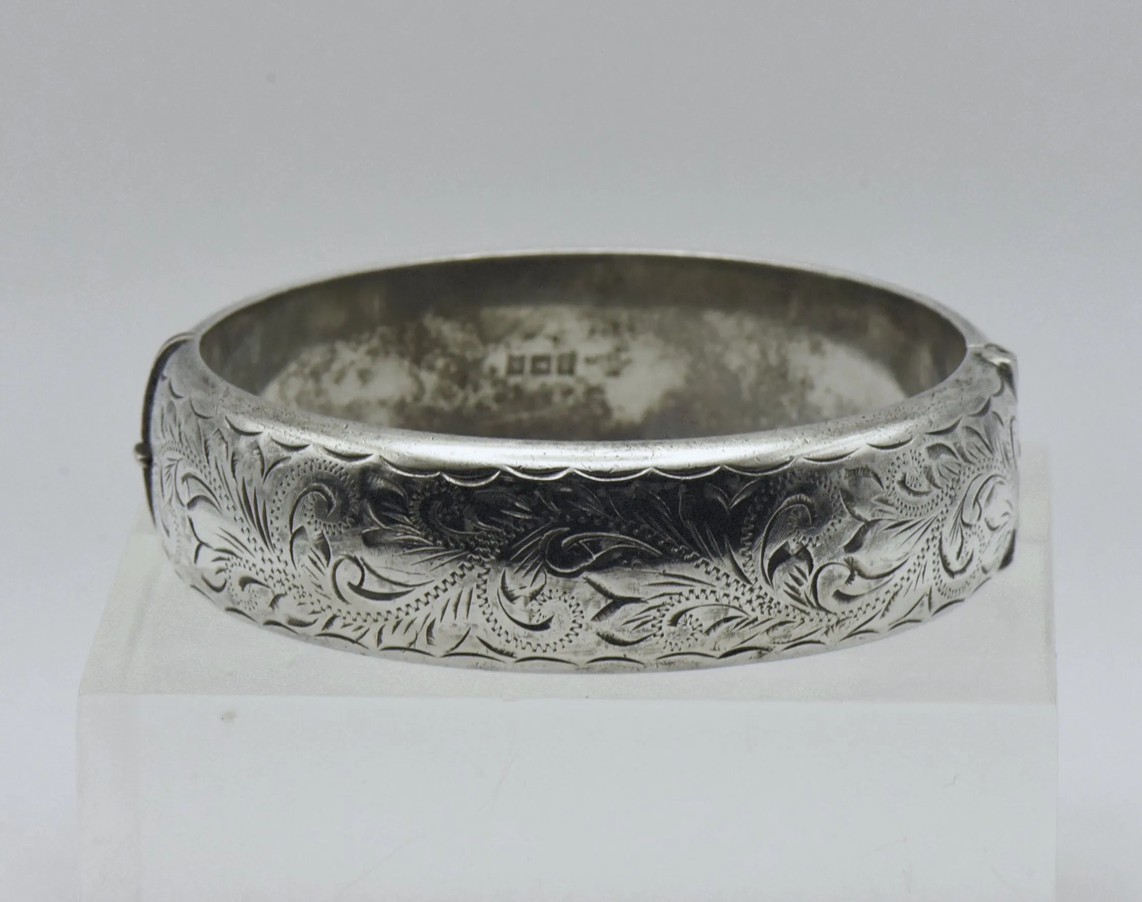 Harrod's - Vintage 1960s English Sterling Silver Wide Hinged Bangle