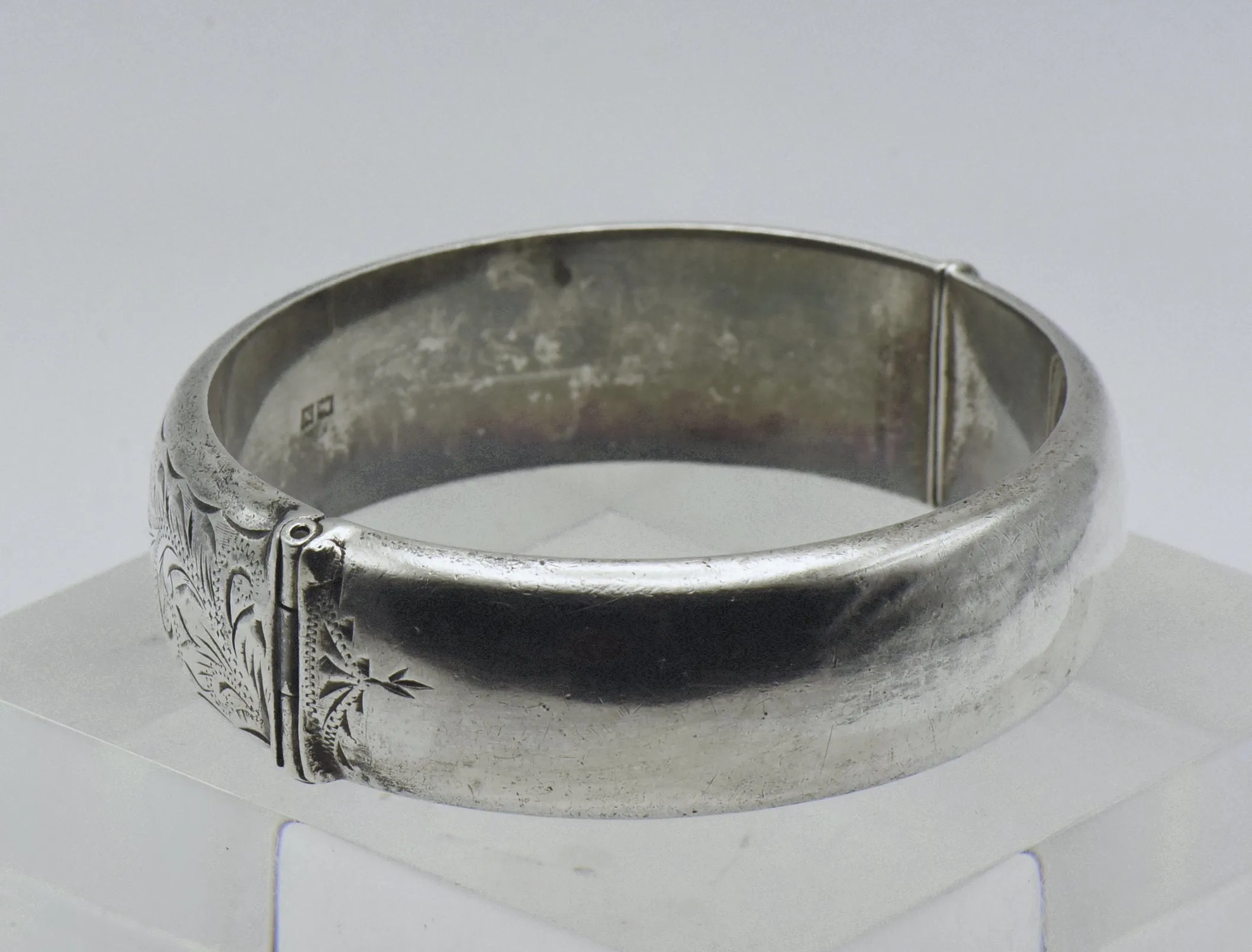 Harrod's - Vintage 1960s English Sterling Silver Wide Hinged Bangle