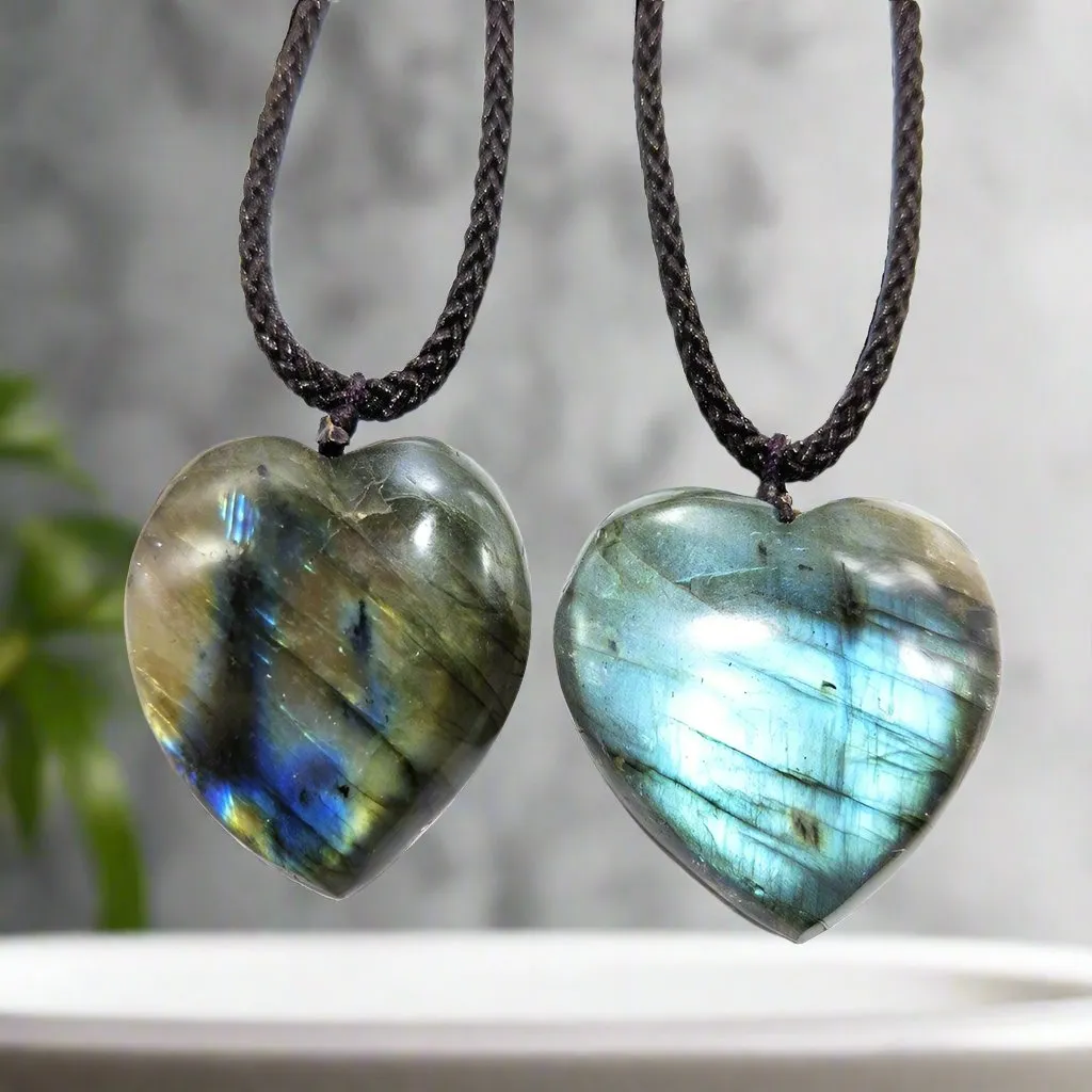 Labradorite Dragon's Heart Necklace – Mystical Healing and Mental Clarity