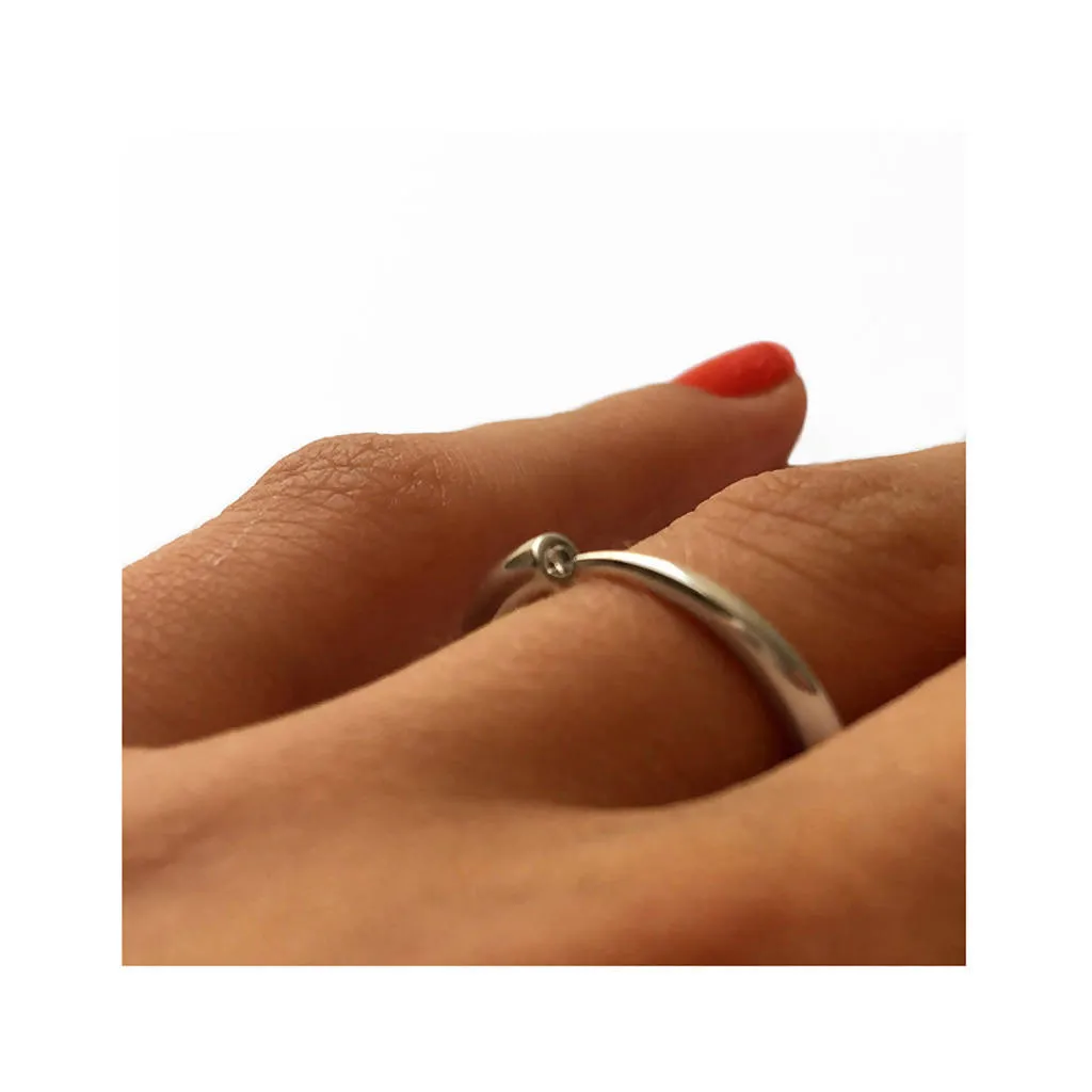 Narrow tapering silver ring with 3pt diamond