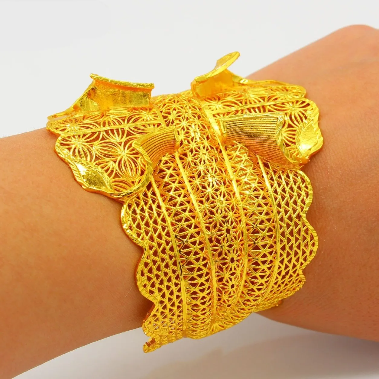 TEEK - Fem Gold Color Bangle