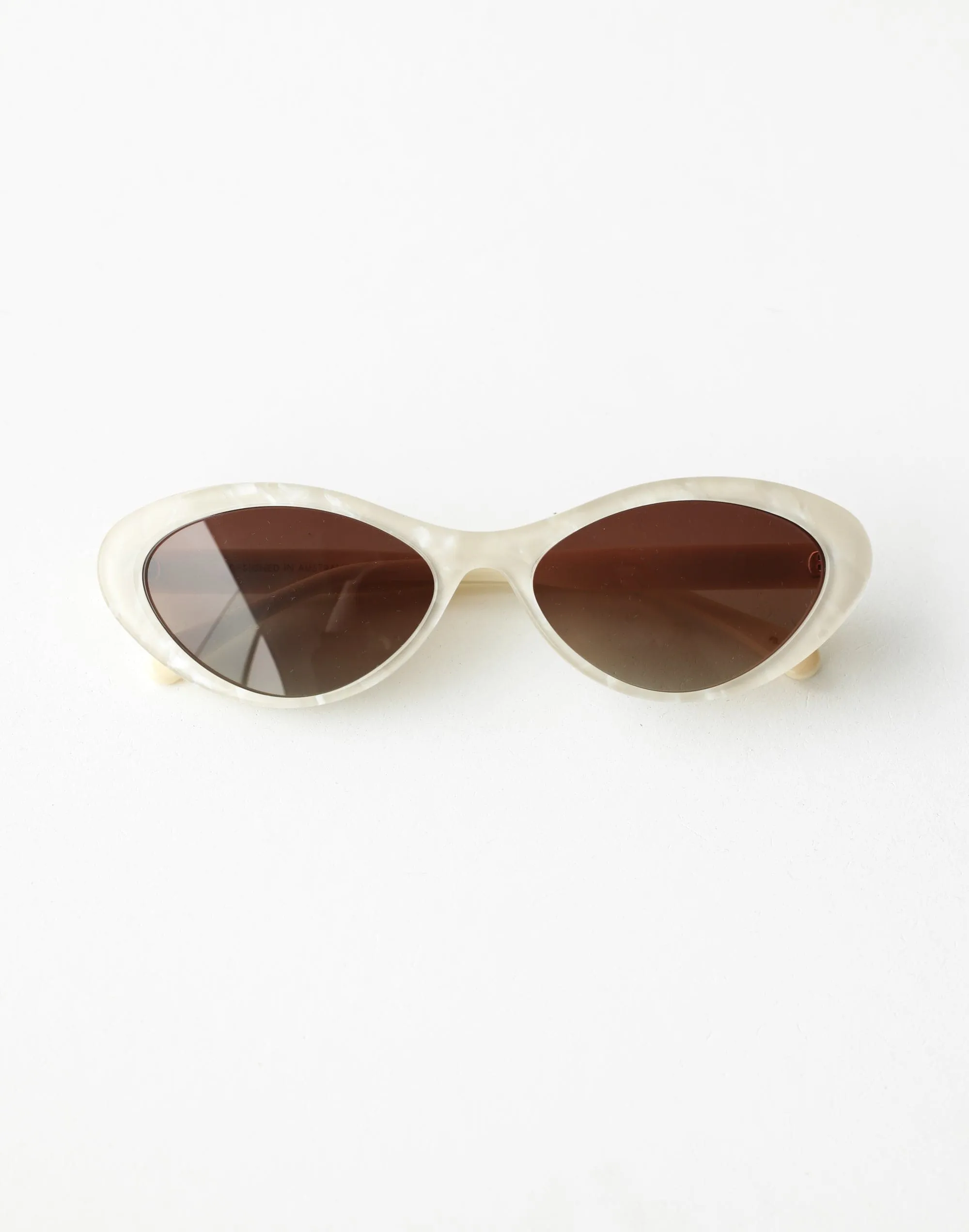 The Ferragni Sunglasses (Cream Tort Honey Fade) - By Banbé