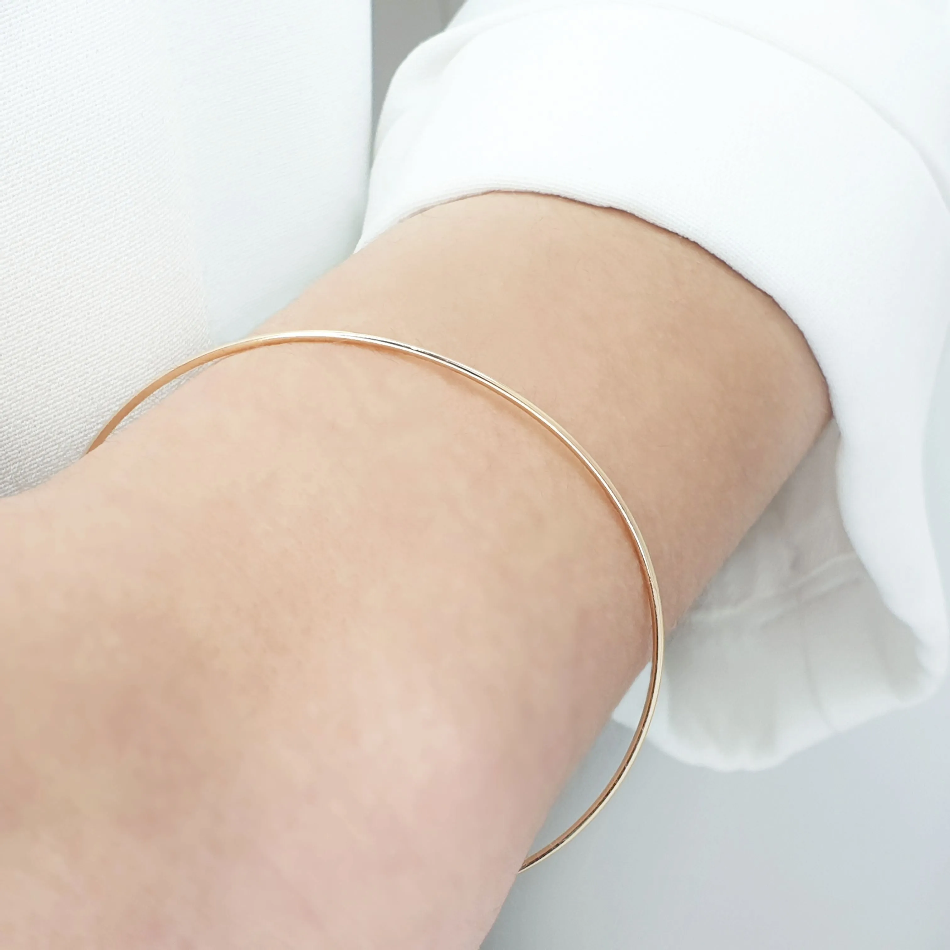 Thin gold bangle