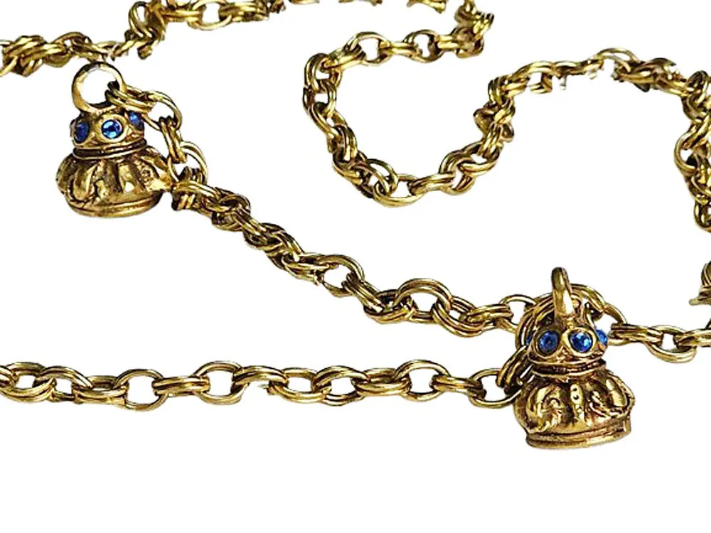 VINTAGE ROYAL BLUE CABOCHONS AND SPARKLING RHINESTONES GOLD TONE METAL CHAIN BELT OR NECKLACE