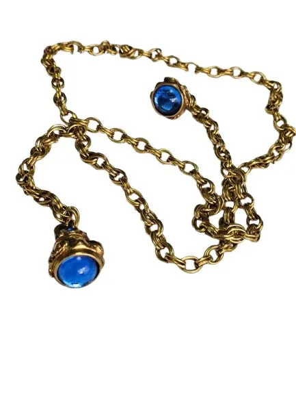 VINTAGE ROYAL BLUE CABOCHONS AND SPARKLING RHINESTONES GOLD TONE METAL CHAIN BELT OR NECKLACE